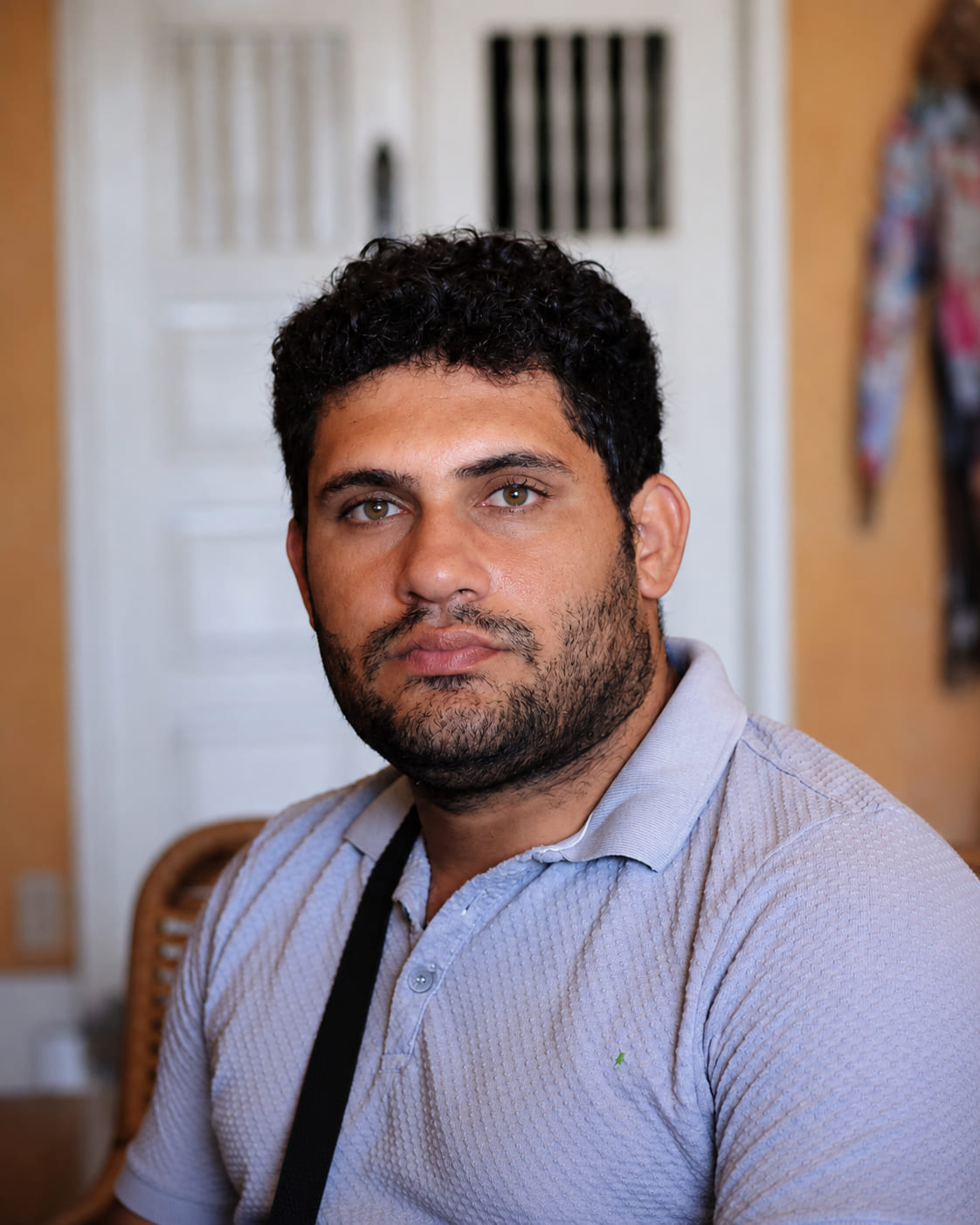 Retrato de Jonata Gonçalves, fotógrafo em Cipó, Bahia